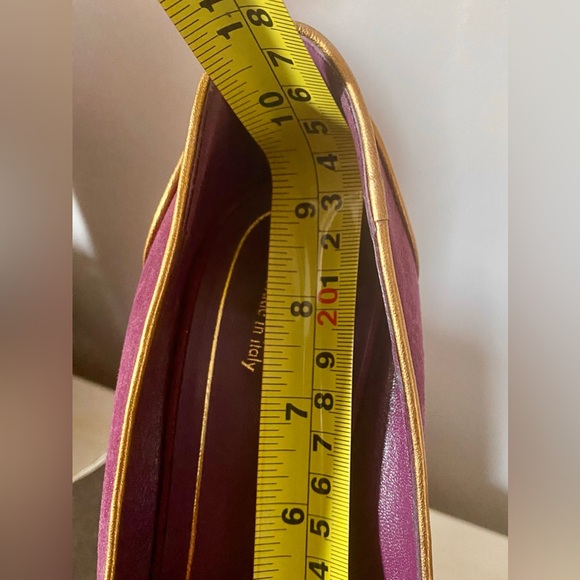 GUCCI BRAND NEW WITH BOX raspberry suede heels with gold piping size 38 - Picture 12 of 13